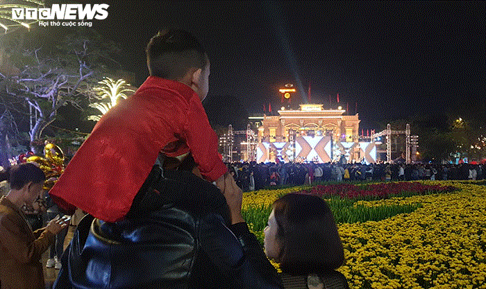 Những hình ảnh ấn tượng trong đêm giao thừa mừng năm mới Canh Tý 2020 - 14
