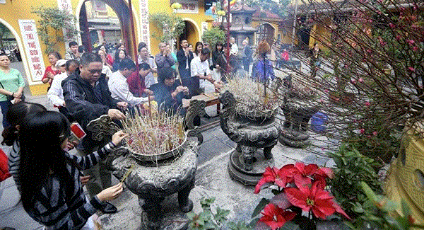 Những đền, chùa nổi tiếng linh thiêng nhất định phải ghé thăm dịp Tết tại Hà Nội - 4