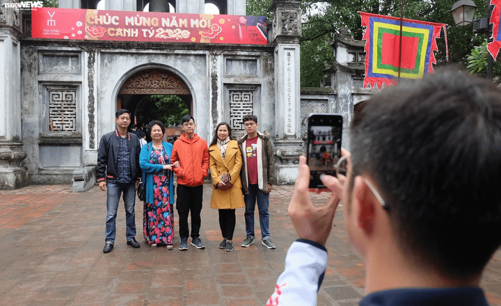 Người Hà Nội dập dìu đi xin chữ đầu Xuân - 1