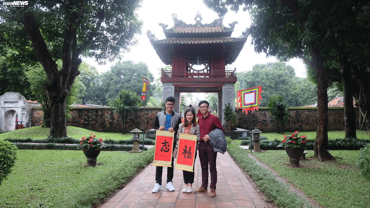 Người Hà Nội dập dìu đi xin chữ đầu Xuân - 2