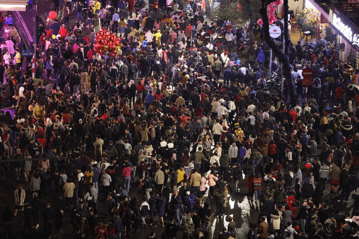 Ảnh: Mặt nước, bầu trời lộng lẫy pháo hoa mừng năm mới Canh Tý 2020 - 12