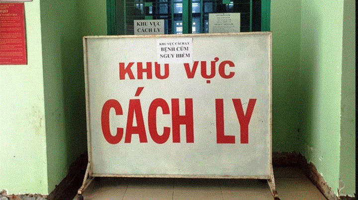 Khách Trung Quốc cầm dao dọa chém bác sĩ tại Khánh Hòa - 1
