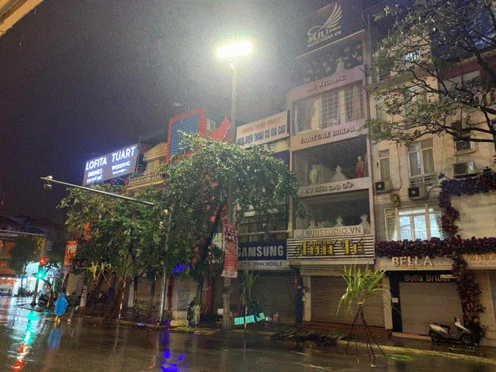 Người Hà Nội bất ngờ về cơn mưa 'kỳ lạ' đầu Xuân Canh Tý - 7