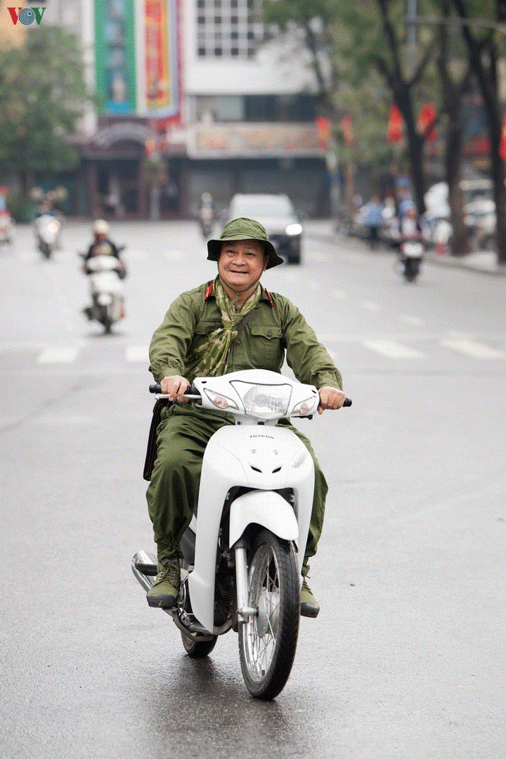 Những hình ảnh xấu xí trong sáng mùng 1 Tết - 11