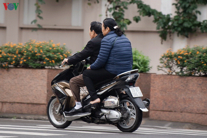 Những hình ảnh xấu xí trong sáng mùng 1 Tết - 3