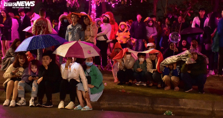 Những hình ảnh ấn tượng trong đêm giao thừa mừng năm mới Canh Tý 2020 - 2