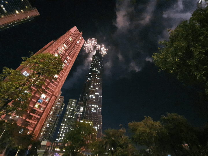 Ảnh: Mặt nước, bầu trời lộng lẫy pháo hoa mừng năm mới Canh Tý 2020 - 27