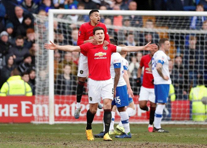 Đè bẹp đội yếu trên mặt sân ruộng, MU thẳng tiến vòng 5 FA Cup - 2