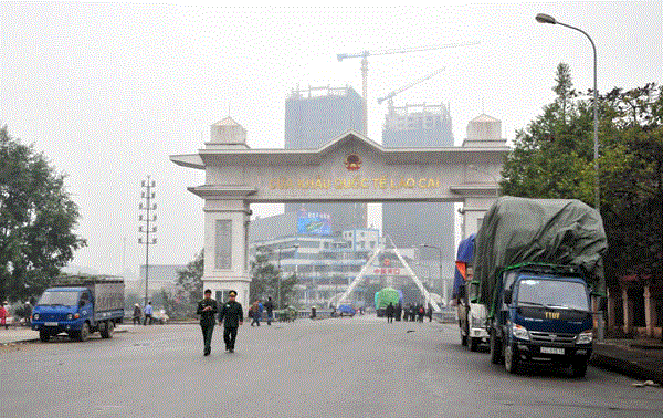 Tạm ngừng xuất, nhập cảnh khách du lịch qua cửa khẩu quốc tế Lào Cai - 1