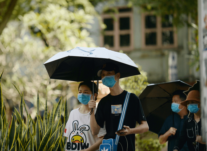 Khẩu trang các loại ở TP.HCM 'cháy hàng' ngay trong 3 ngày Tết - 5