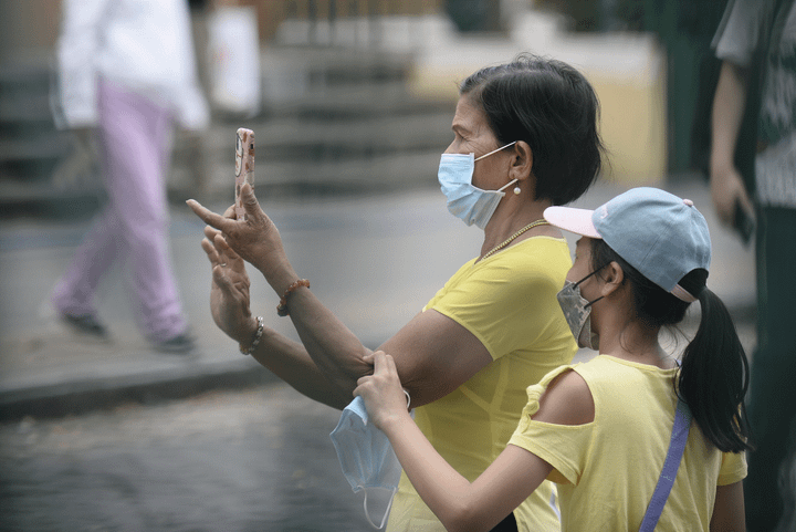 Khẩu trang các loại ở TP.HCM 'cháy hàng' ngay trong 3 ngày Tết - 8