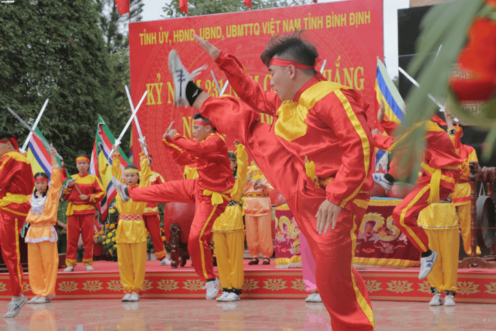 Hàng nghìn người đổ về Bảo tàng Quang Trung kỷ niệm Chiến thắng Ngọc Hồi - Đống Đa - 7