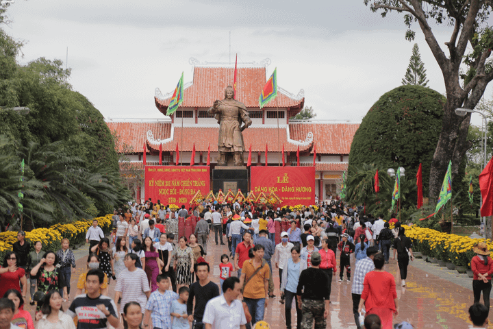 Hàng nghìn người đổ về Bảo tàng Quang Trung kỷ niệm Chiến thắng Ngọc Hồi - Đống Đa - 9