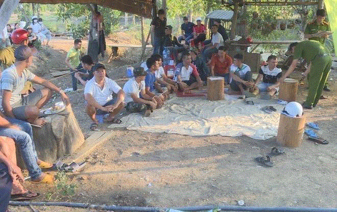 Triệt phá sới bạc ngày mùng 3 Tết ở Đắk Lắk - 1