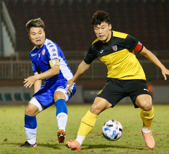 Vung tiền mua 'sao', CLB TP.HCM có thống trị bóng đá Việt mùa này? - 2