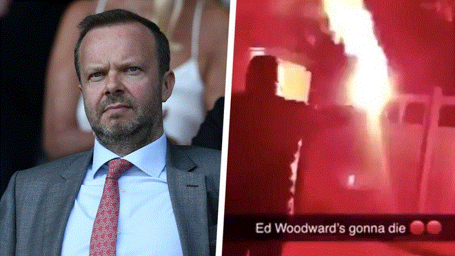 Cổ động viên MU ném pháo sáng vào nhà Ed Woodward - 1