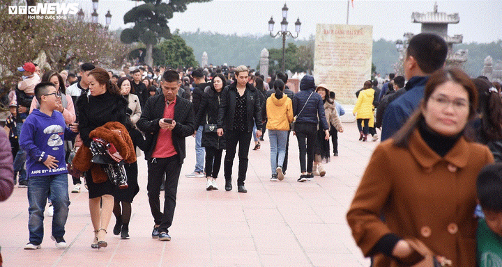Khu di tích 'ba không' thu hút hàng nghìn du khách đến chiêm bái ngày đầu năm - 10