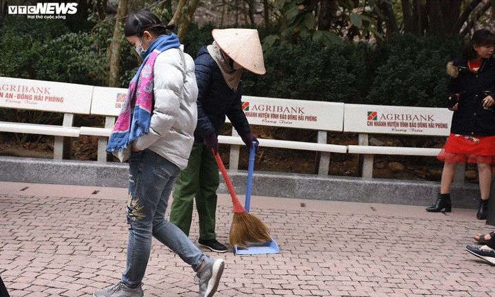 Khu di tích 'ba không' thu hút hàng nghìn du khách đến chiêm bái ngày đầu năm - 4