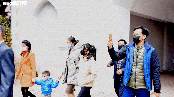 Khu di tích 'ba không' thu hút hàng nghìn du khách đến chiêm bái ngày đầu năm - 15