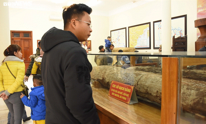 Khu di tích 'ba không' thu hút hàng nghìn du khách đến chiêm bái ngày đầu năm - 13