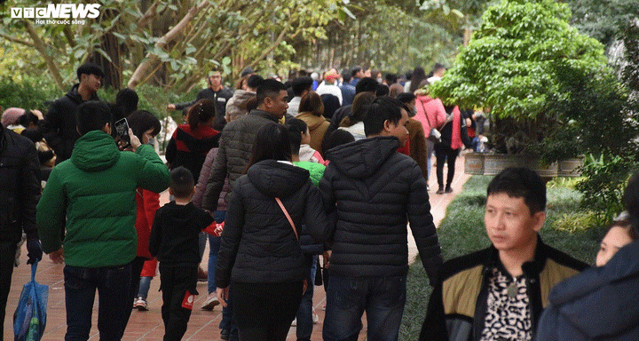 Khu di tích 'ba không' thu hút hàng nghìn du khách đến chiêm bái ngày đầu năm - 18