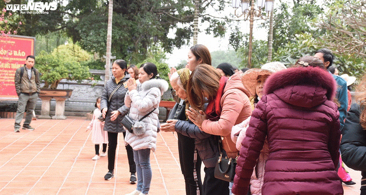 Khu di tích 'ba không' thu hút hàng nghìn du khách đến chiêm bái ngày đầu năm - 3