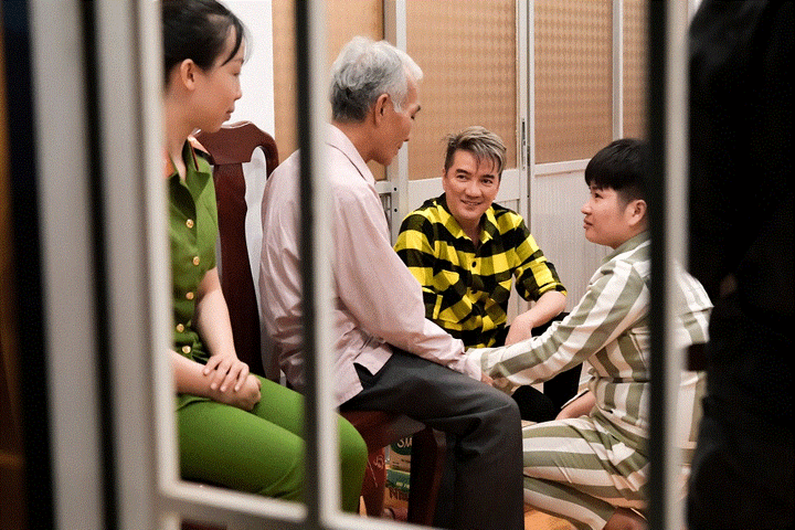 Đàm Vĩnh Hưng giúp nữ phạm nhân tù chung thân gặp gia đình - 2
