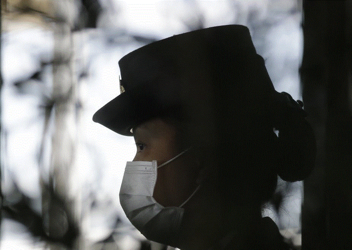 Bộ Y tế: Người trở về từ Trung Quốc cần tự cách ly 14 ngày - 1