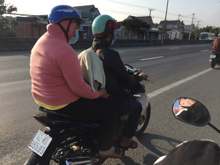 Ảnh: Biển người đội nắng nóng đổ về TP.HCM, xe ô tô nối đuôi nhau xếp dài cây số - 8