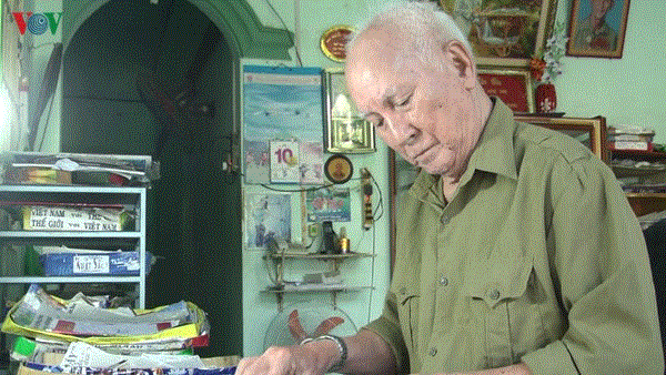 Cựu chiến binh 72 tuổi Đảng và bộ sưu tập sách báo cách mạng - 1