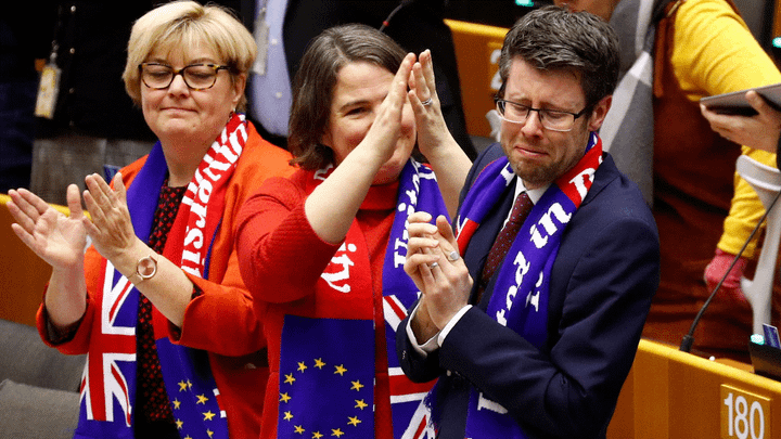 EU bịn rịn chia tay Anh trong nước mắt - 2