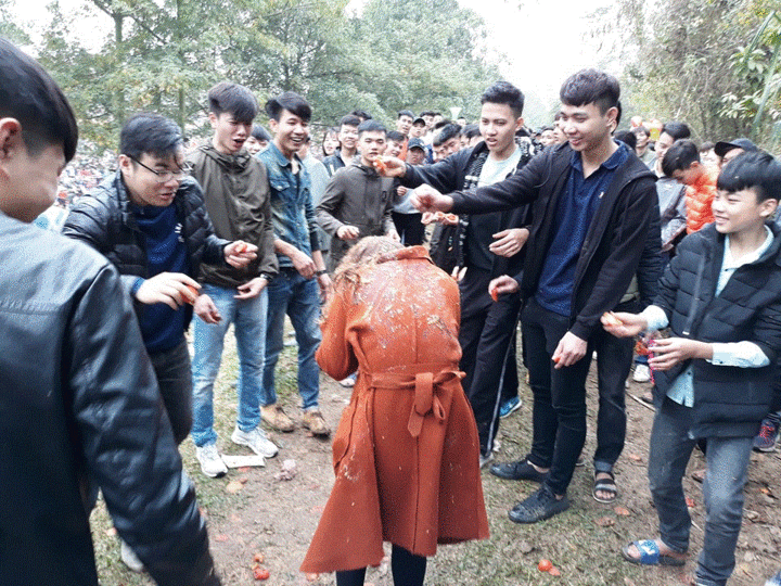 Độc đáo phiên chợ 'đánh người cầu may' ở Thanh Hóa - 2