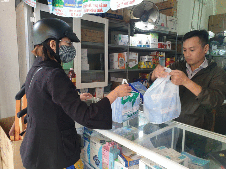 Đà Nẵng ‘cháy’ hàng khẩu trang y tế - 8