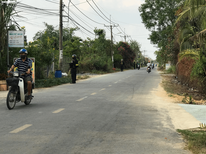 Quân đội hỗ trợ vây bắt nghi can bắn chết 5 người ở Củ Chi - 11