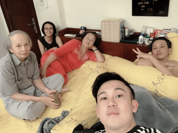 Dương Triệu Vũ khoe lì xì đầu năm từ anh trai Hoài Linh - 2