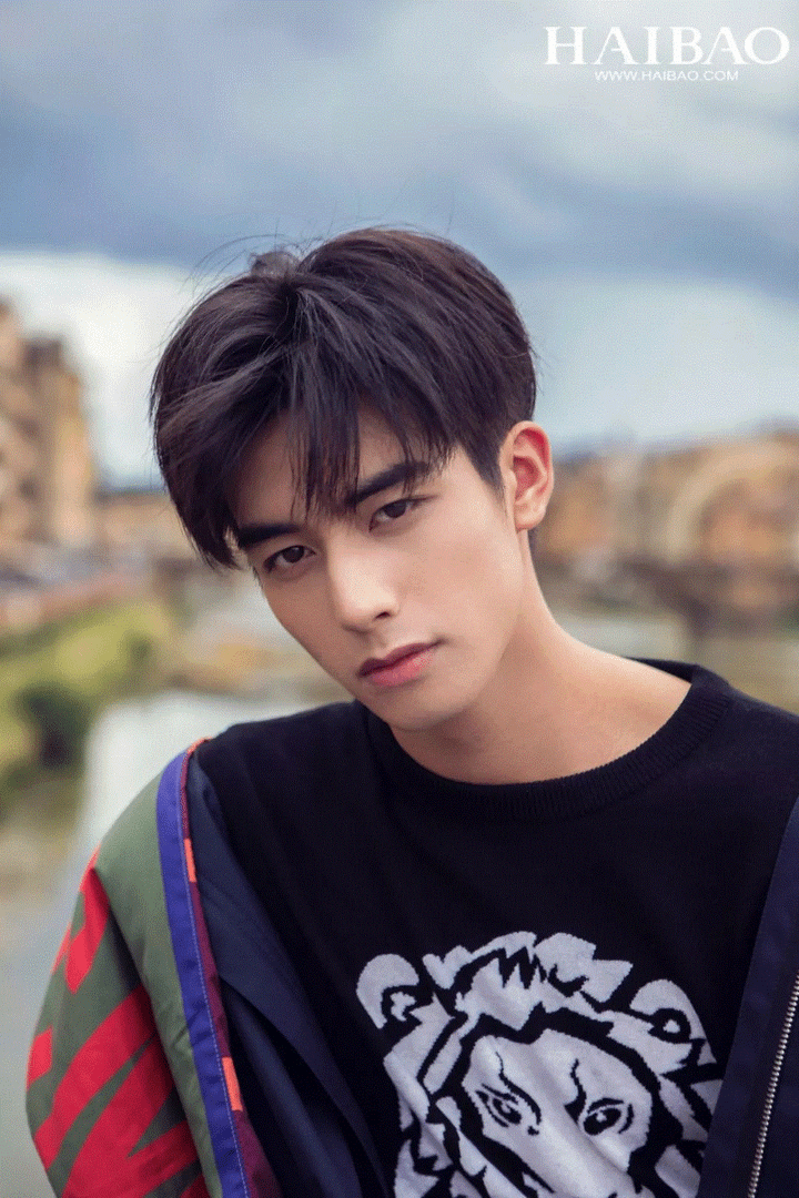 Tống Uy Long - mỹ nam 9X đời cuối đang gây sốt nhờ 'Trạm kế tiếp là hạnh phúc' - 6