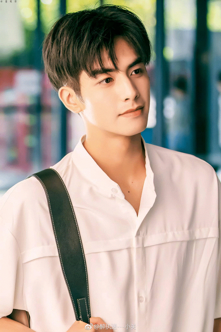 Tống Uy Long - mỹ nam 9X đời cuối đang gây sốt nhờ 'Trạm kế tiếp là hạnh phúc' - 5