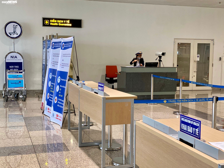 Cận cảnh khu kiểm soát, cách ly phòng chống virus corona tại sân bay Nội Bài - 2