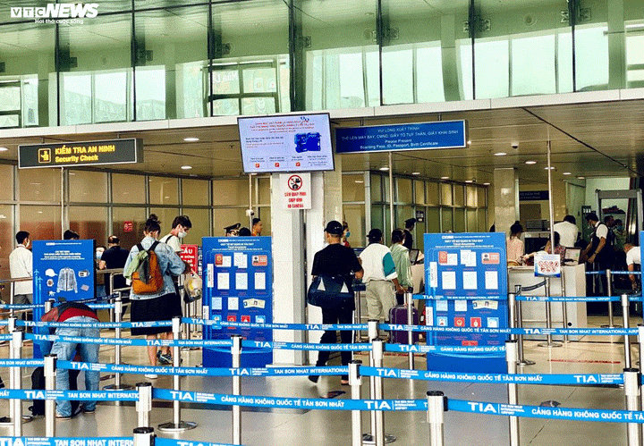 Sân bay ở Việt Nam giám sát hành khách quốc tế nhập cảnh thế nào? - 1