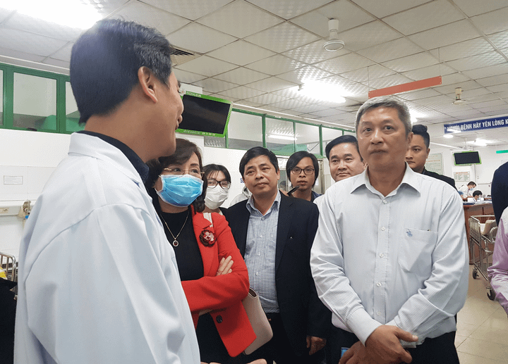 Thứ trưởng Y tế kiểm tra phòng chống dịch corona ở Đà Nẵng ngay trong đêm - 2