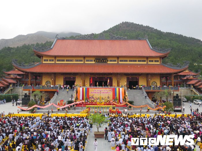 Quảng Ninh dừng tổ chức hàng loạt lễ hội lớn để chống dịch corona - 1