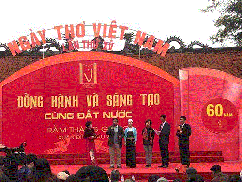 Hoãn tổ chức 'Ngày thơ Việt Nam 2020' do lo ngại virus corona - 1