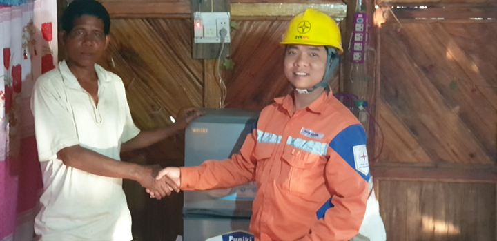 Gần 200 hộ dân xã Nậm Chua, Điện Biên đón điện trước thềm Tết Canh Tý 2020 - 2