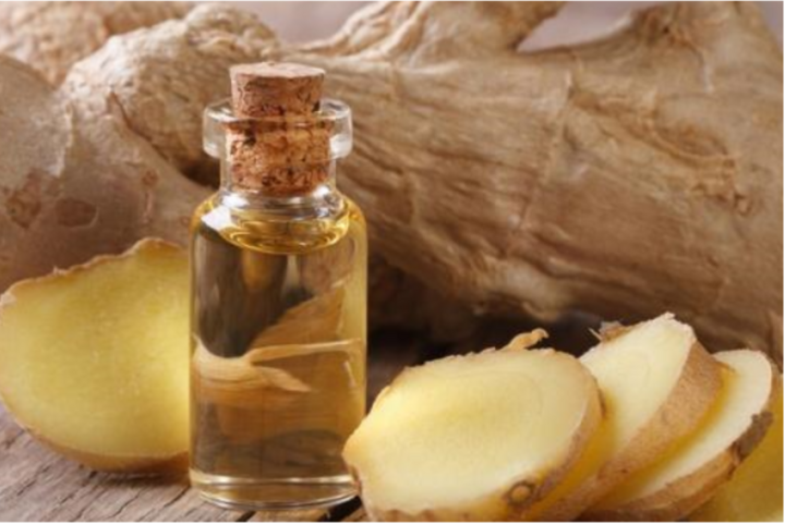 Đắp vài lát gừng tươi vào lòng bàn chân trước khi đi ngủ có tác dụng gì?