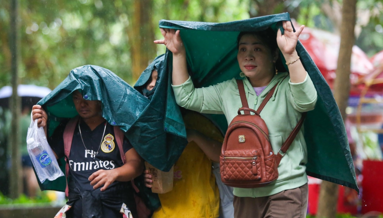 Dự báo thời tiết TP.HCM hôm nay 10/5: Chiều tối và đêm có mưa dông vài nơi