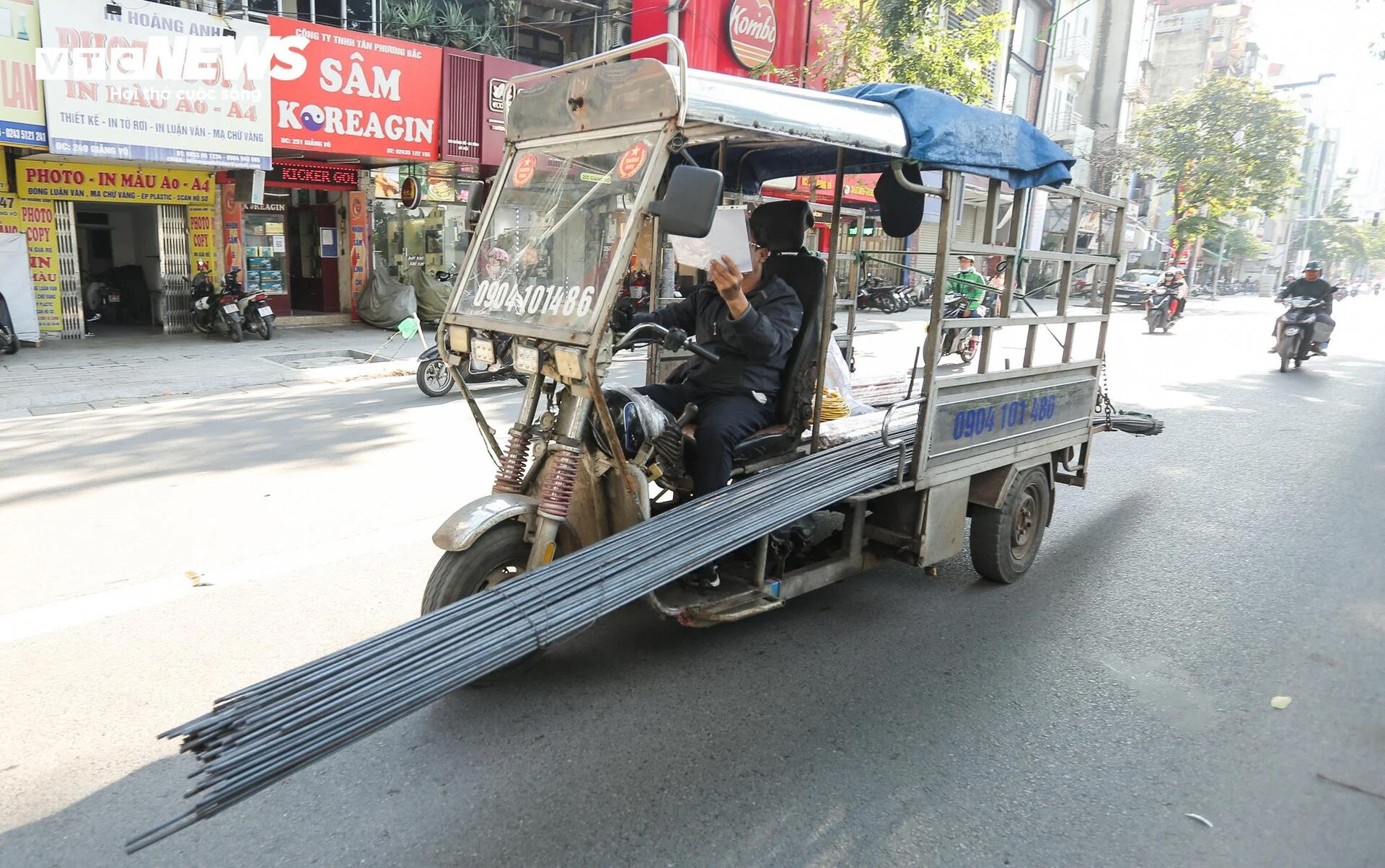 Hà Nội: Tạm giữ gần 800 xe ba bánh tự chế, xe máy cơi nới chở hàng cồng kềnh