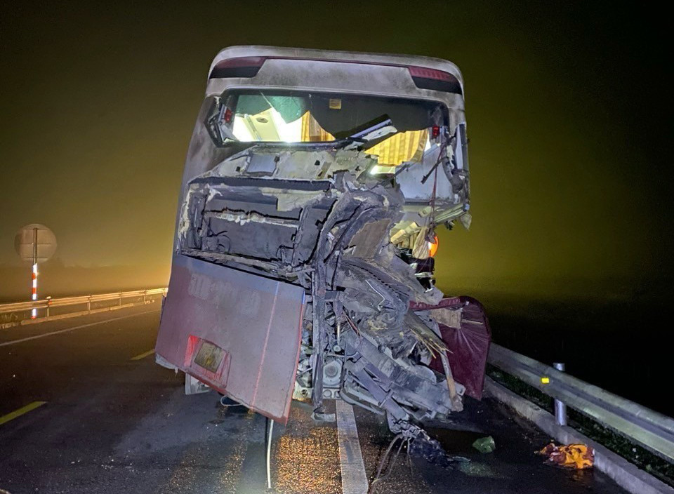 Liên tiếp xảy ra tai nạn thảm khốc trên cao tốc, Thủ tướng truy trách nhiệm