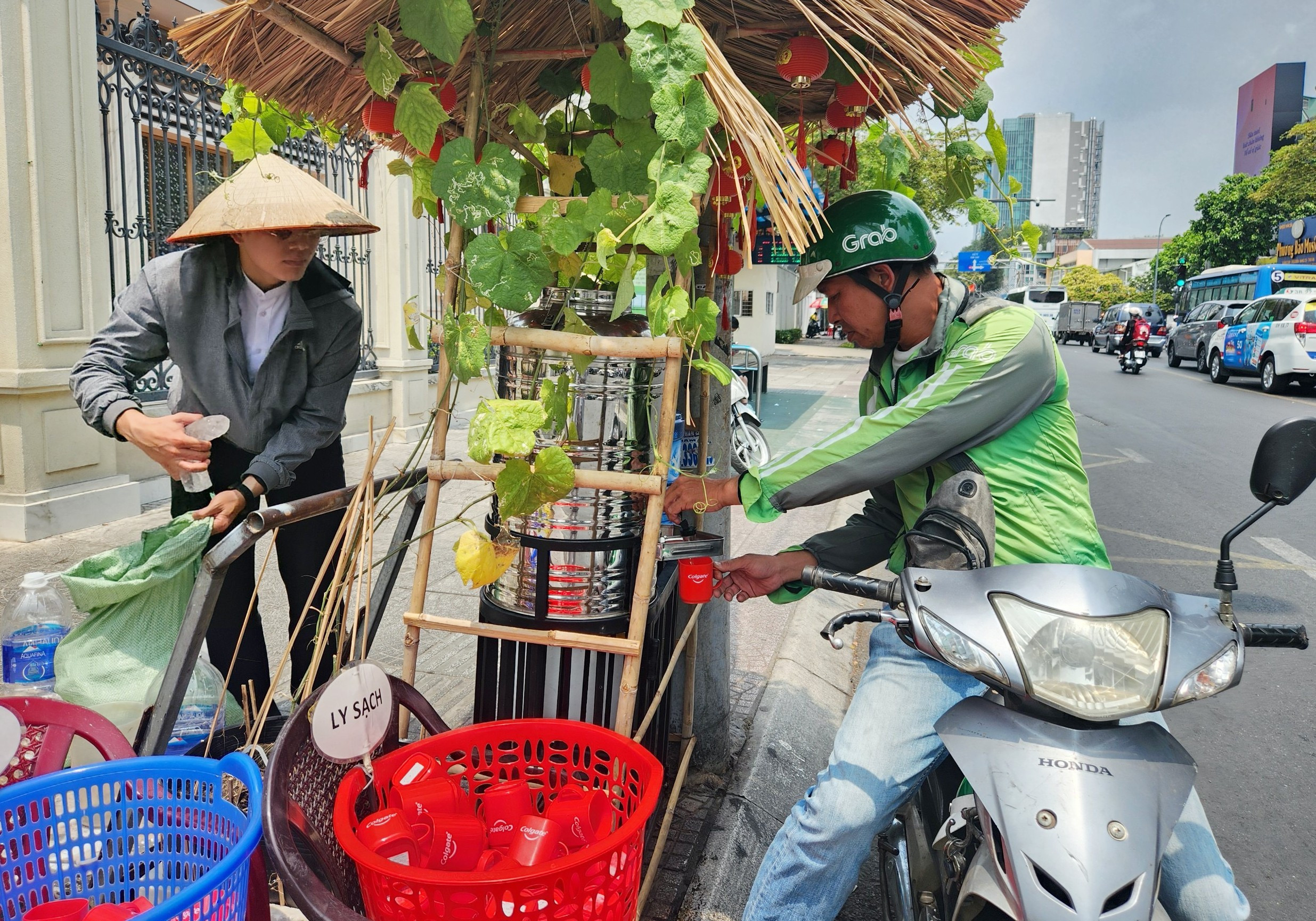 Dự báo thời tiết TP.HCM hôm nay 20/3: Ít mây, trời nắng nóng