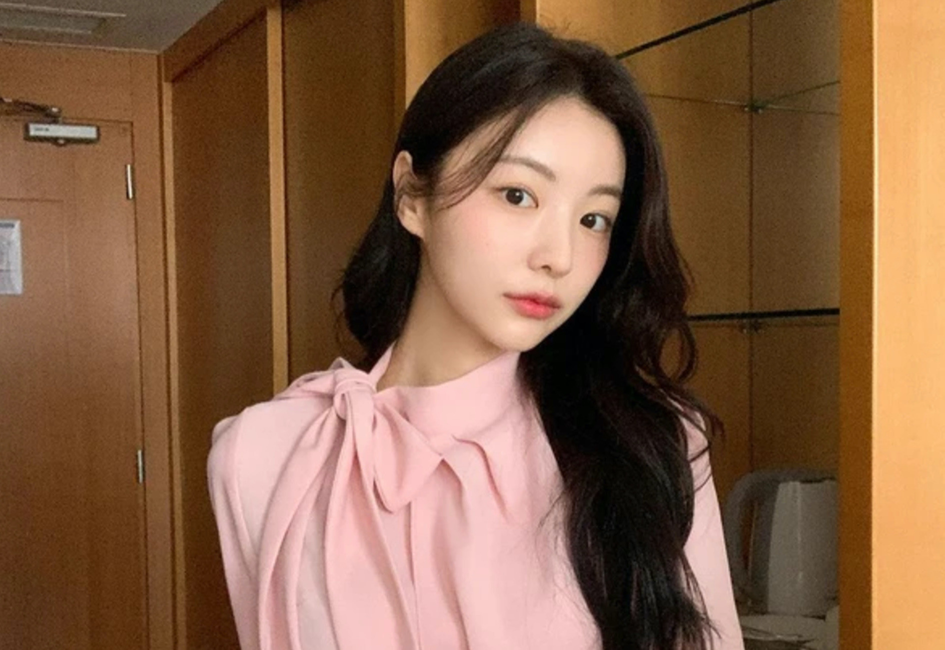 Các kiểu sơ mi nữ tay bồng mang đến vẻ đẹp dịu dàng