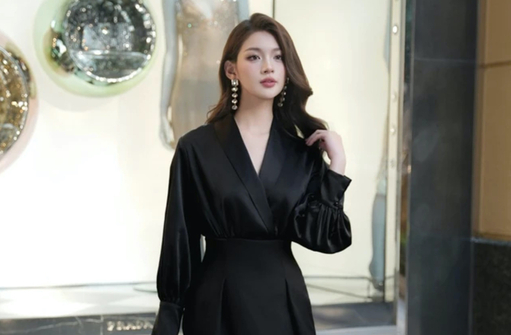 Những món thời trang giúp nàng xây dựng phong cách công sở sành điệu